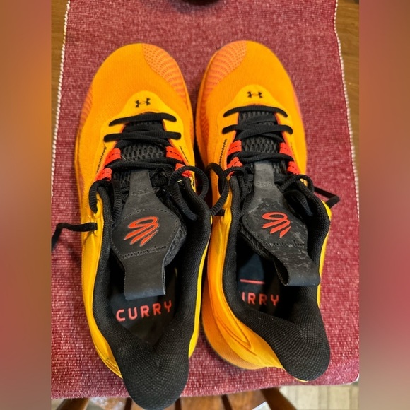Under Armour Other - Steph Curry Underarmour Shoes Men’s Size 9.5